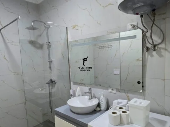Tirane, jepet me qera apartament 1+1+Ballkon Kati 2, 70 m² 550 € (SELVIA)