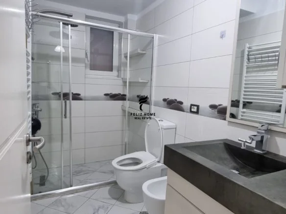 Tirane, jepet me qera apartament 3+1 Kati 3, 90 m² 900 € (SHESHI WILLSON)