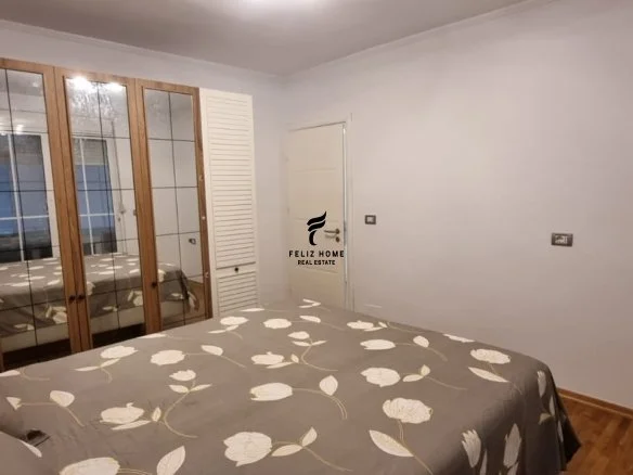 Tirane, jepet me qera apartament 3+1 Kati 3, 90 m² 900 € (SHESHI WILLSON)