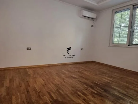 Tirane, jepet me qera zyre Kati 3, 90 m² 900 € (SHESHI WILLSON)