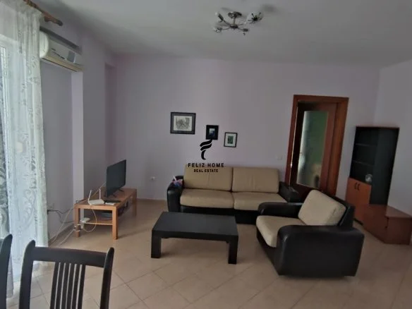 Tirane, jepet me qera apartament 1+1+Ballkon Kati 5, 70 m² 400 € (BRRYLI)
