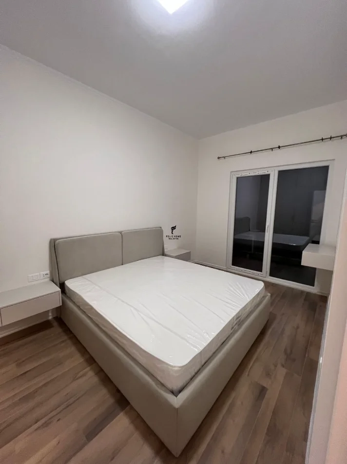 Tirane, jepet me qera apartament 1+1 Kati 8, 66 m² 550 € (LAPRAKE)