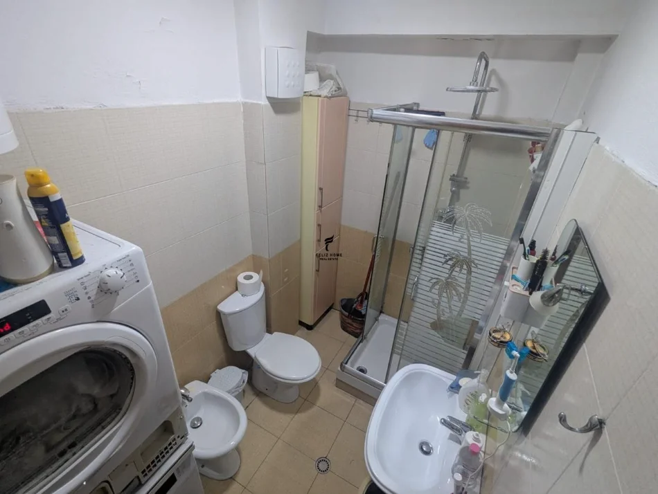 Tirane, jepet me qera garsonier Kati 3, 40 m² 500 € (PAZARI I RI)