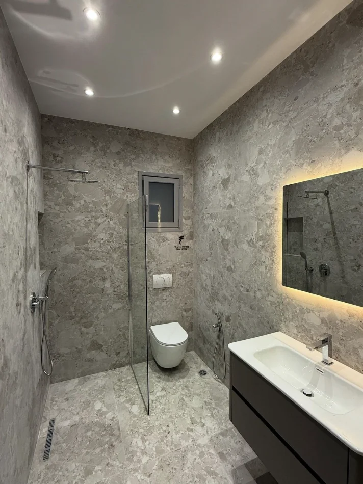 Tirane, jepet me qera apartament 1+1 Kati 3, 60 m² 400 € (SAUK)