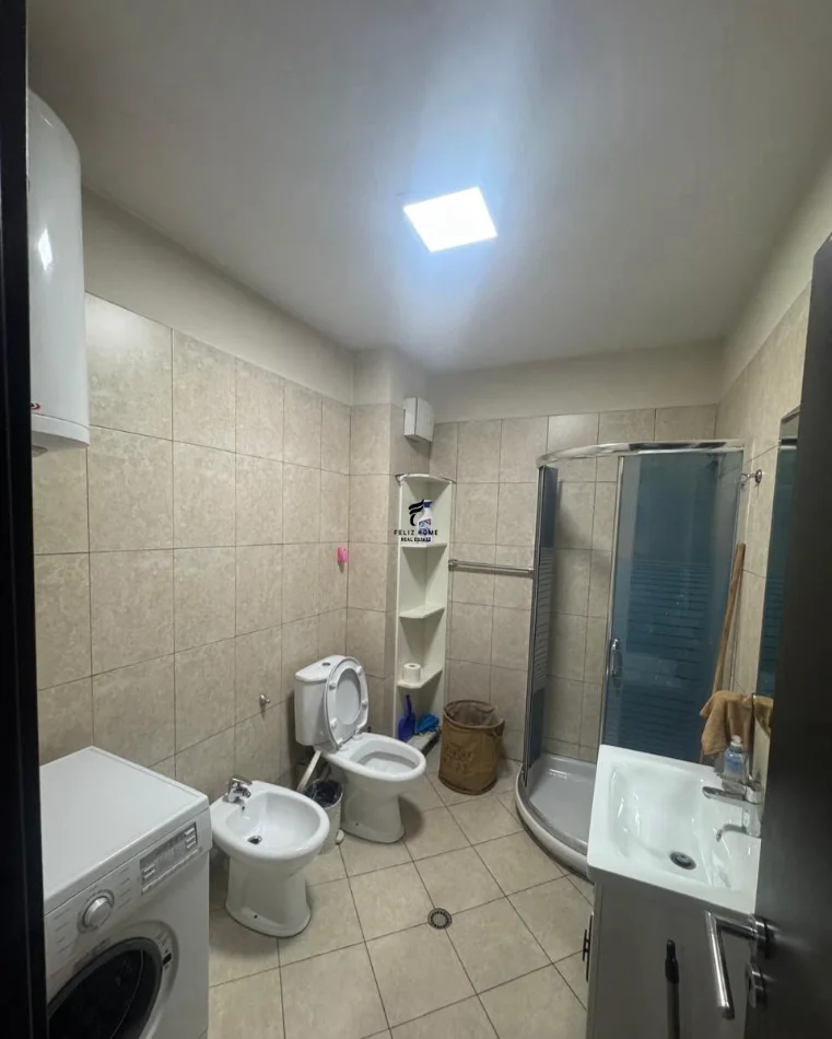 Tirane, jepet me qera apartament 2+1 Kati 3, 113 m² 650 € (DON BOSKO)