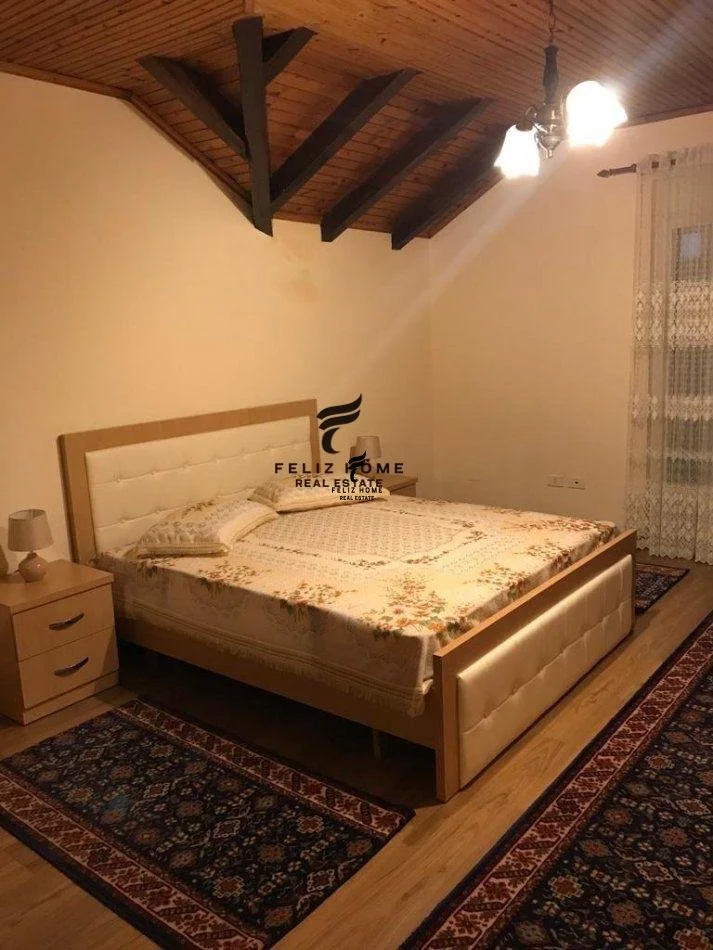 Tirane, jepet me qera apartament 3+1 Kati 3, 120 m² 600 € (XHAMLLIKU)