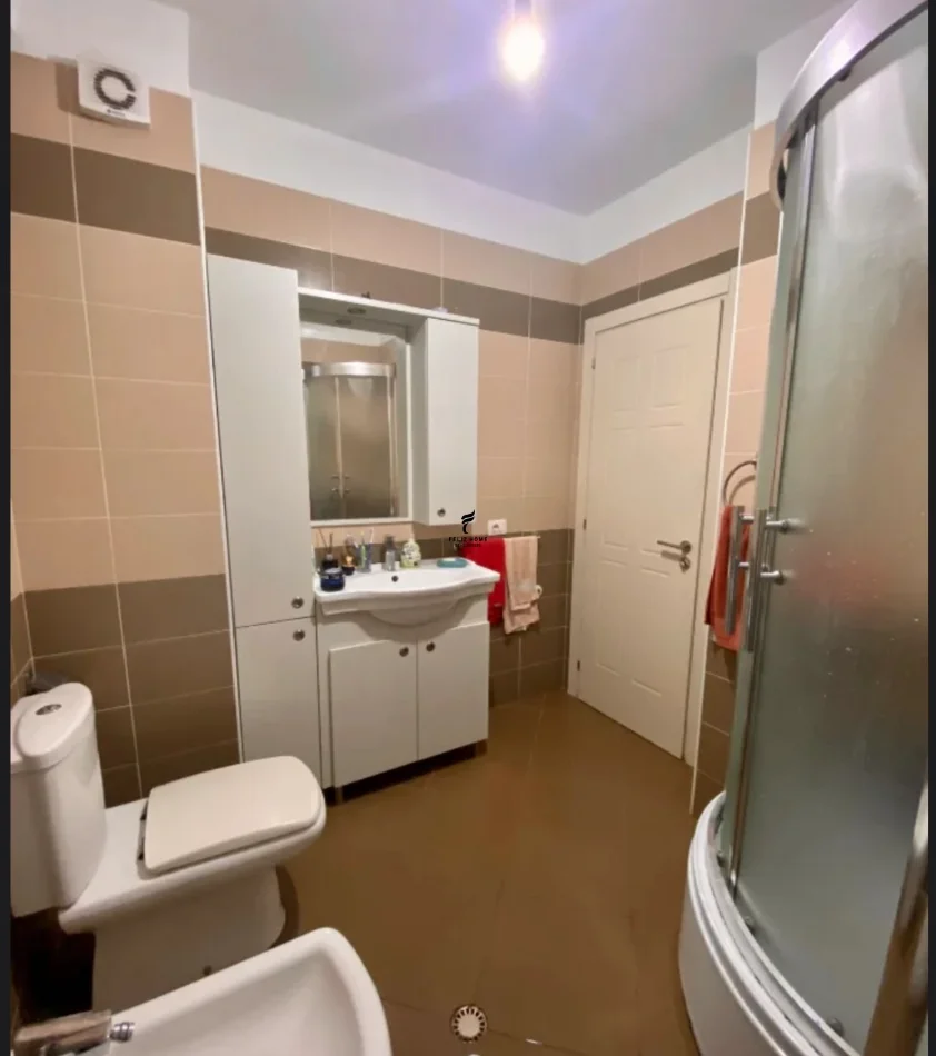 Tirane, shitet apartament 2+1 Kati 3, 116 m² 163.000 € (YZBERISHT)