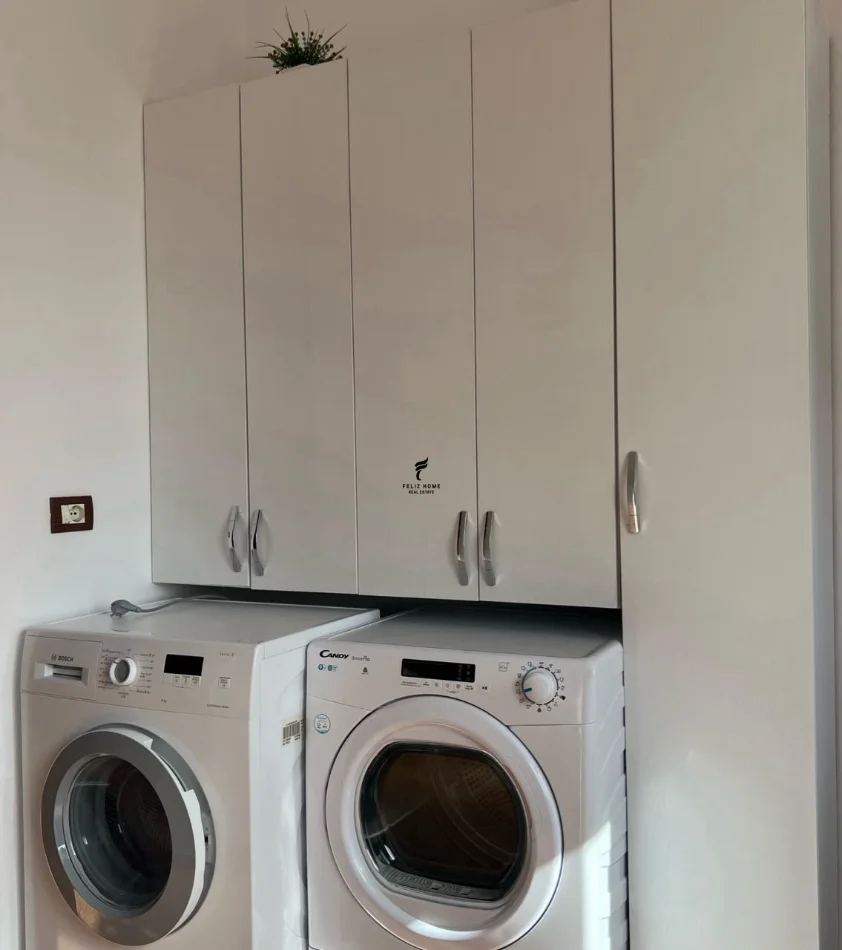 Tirane, jepet me qera apartament 2+1 Kati 2, 90 m² 500 € (BULEVARDI I RI)