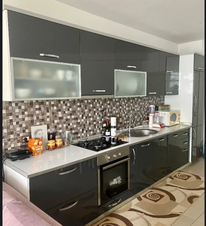 Tirane, shitet apartament 2+1 Kati 3, 116 m² 163.000 € (YZBERISHT)