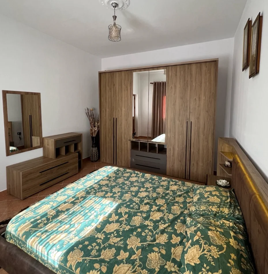 Tirane, jepet me qera apartament 2+1 Kati 2, 90 m² 500 € (BULEVARDI I RI)