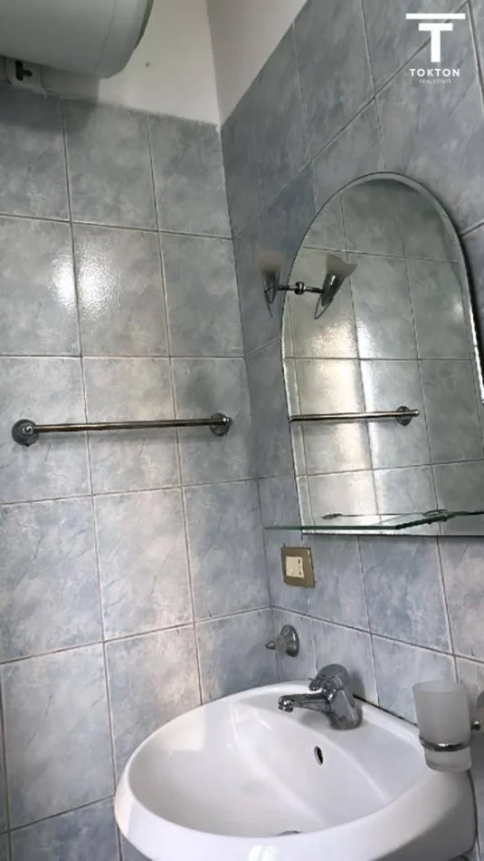 Tirane, jepet me qera apartament 3+1 Kati 5, 96 m² 550 € (Dibres, Kompleksi Halili)