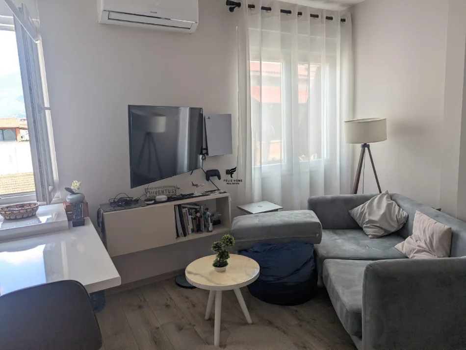 Tirane, jepet me qera garsonier Kati 3, 40 m² 500 € (PAZARI I RI)