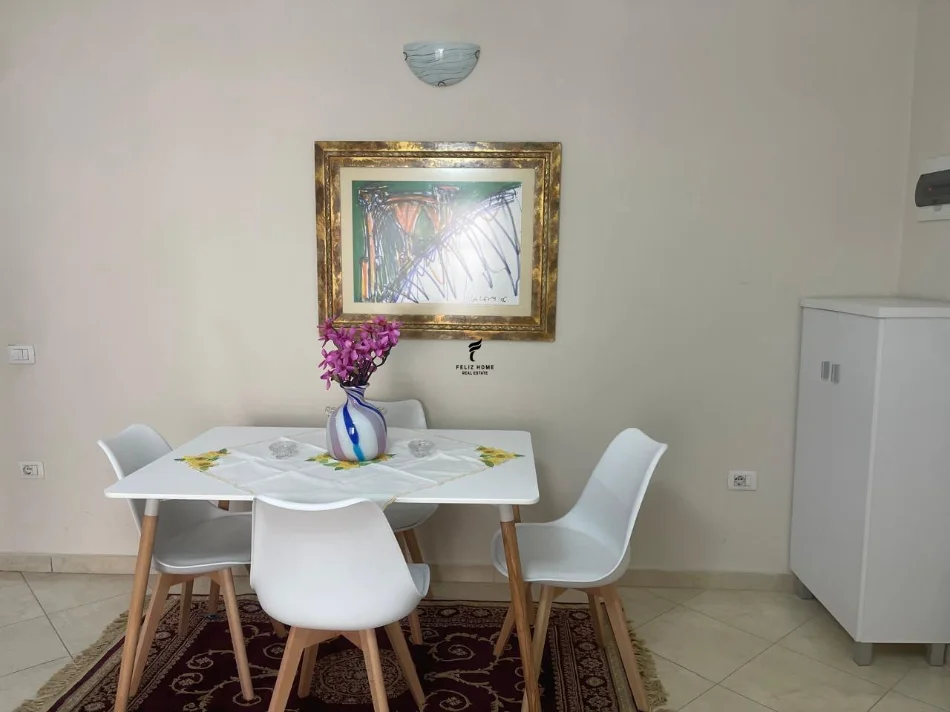 Tirane, jepet me qera apartament 1+1 Kati 4, 67 m² 600 € (BULEVARDI ZOGU I PARE)