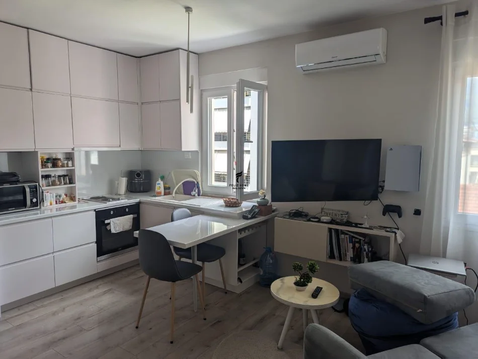 Tirane, jepet me qera garsonier Kati 3, 40 m² 500 € (PAZARI I RI)