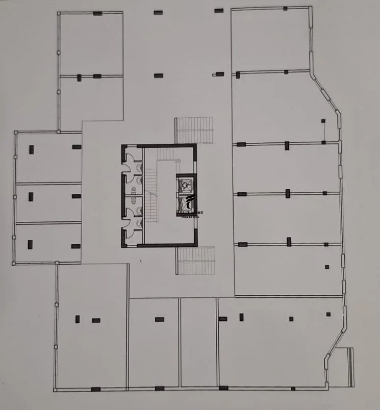 Tirane, jepet me qera zyre Kati 2, 2.000 m² 10.600 € (CASA ITALIA)
