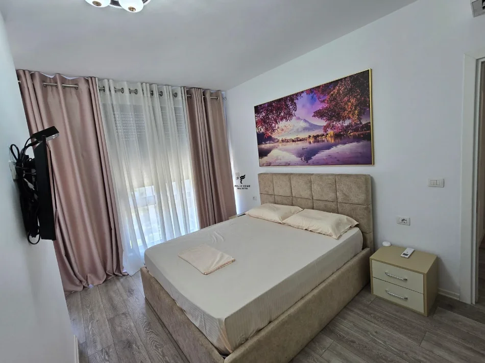 Tirane, jepet me qera apartament 1+1 Kati 3, 65 m² 600 € (ALI DEMI)