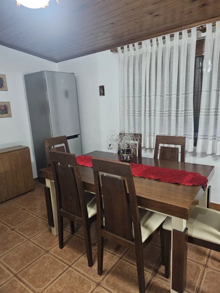 Tirane, jepet me qera apartament 2+1 Kati 1, 80 m² 500 € (VASIL SHANTO)