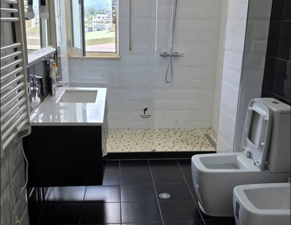 Tirane, shitet apartament 2+1 Kati 4, 96 m² 260.000 € (LIQENI I THATE)