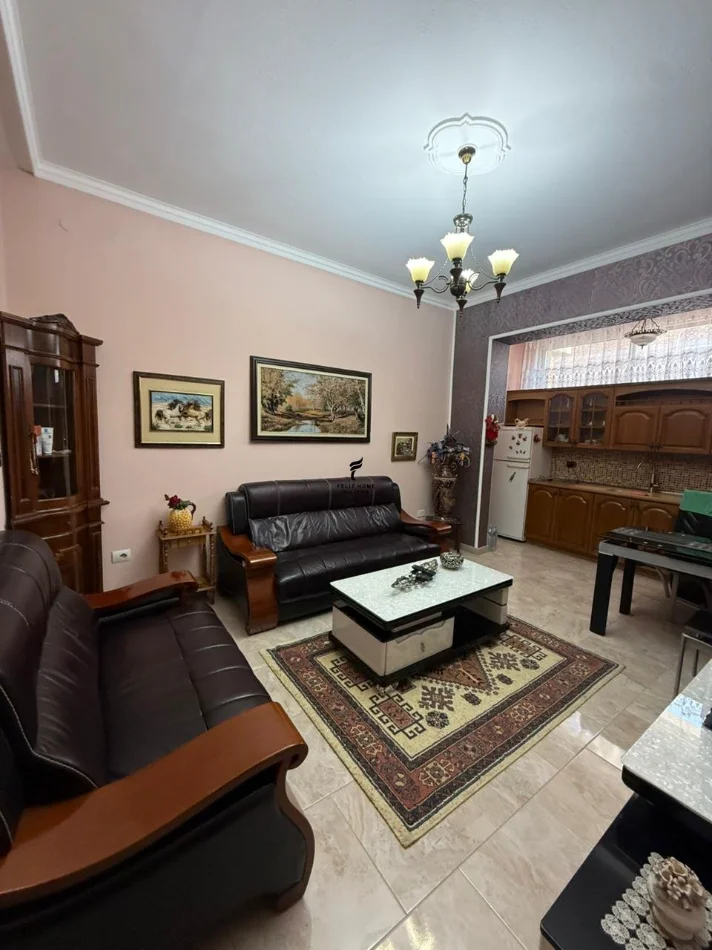 Tirane, shitet apartament 2+1 Kati 2, 65 m² (VASIL SHANTO)