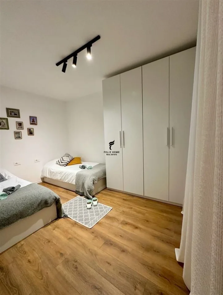 Tirane, jepet me qera apartament 1+1 Kati 2, 60 m² 600 € (LIQENII ARTIFICIAL)