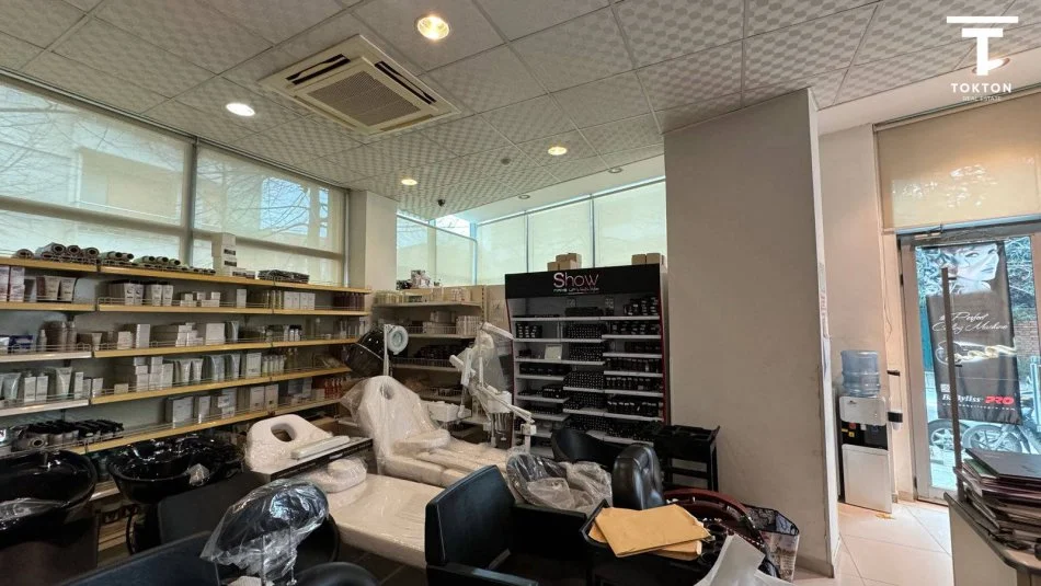 Tirane, shitet ambjent biznesi Kati 0, 204 m² 592.760 € (Siri Kodra)