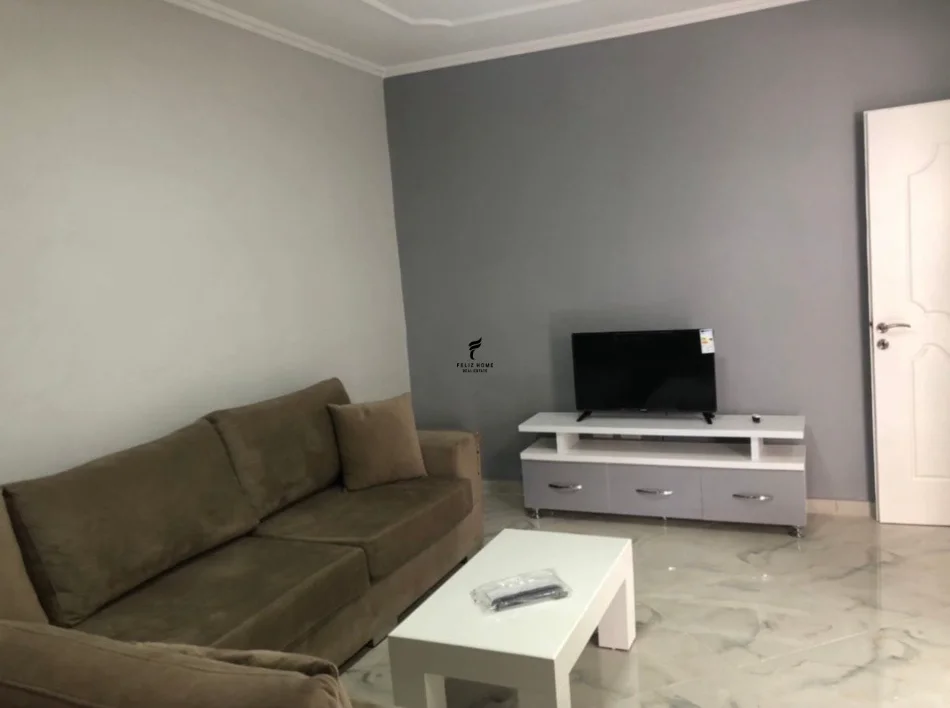 Tirane, jepet me qera apartament 1+1 Kati 2, 60 m² 450 € (XHAMLLIKU)