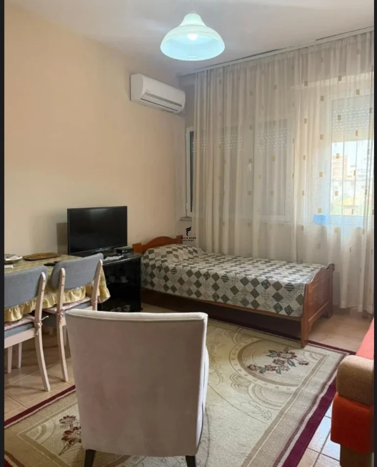 Tirane, jepet me qera apartament Kati 2, 30 m² 400 € (VASIL SHANTO)