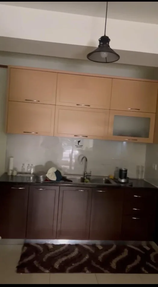 Tirane, jepet me qera apartament 1+1 Kati 4, 78 m² 600 € (KOMUNA E PARISIT)