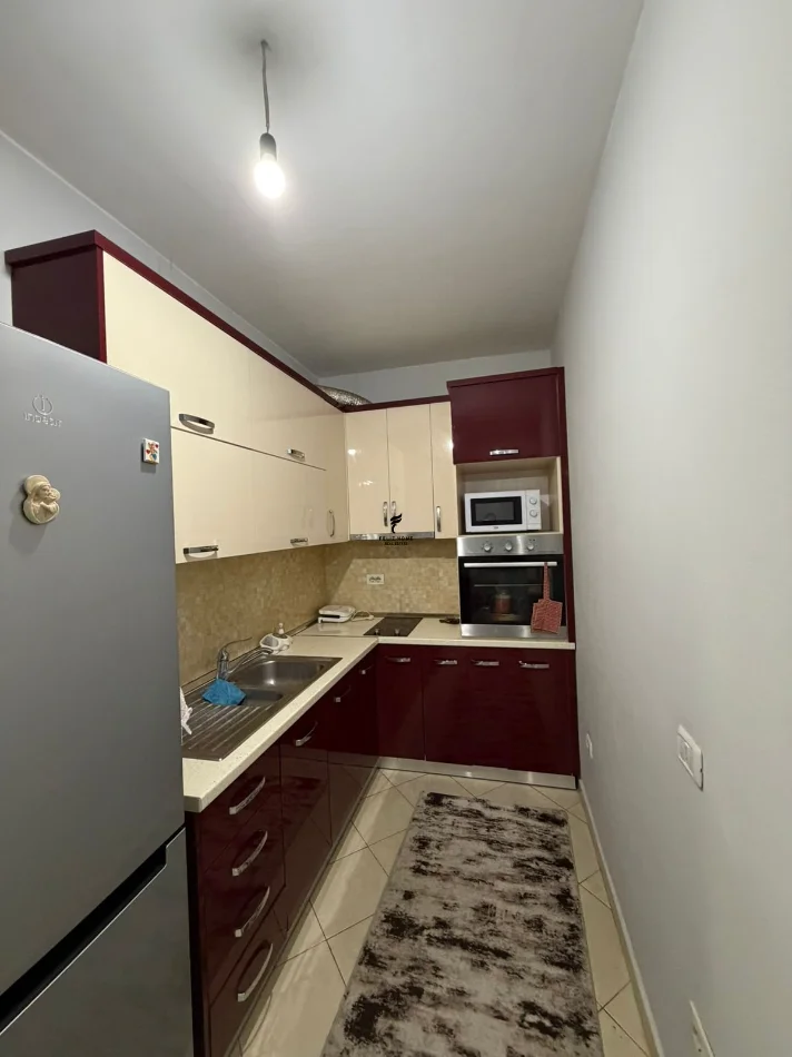 Tirane, jepet me qera apartament 1+1 Kati 5, 60 m² 420 € (ASTIR)