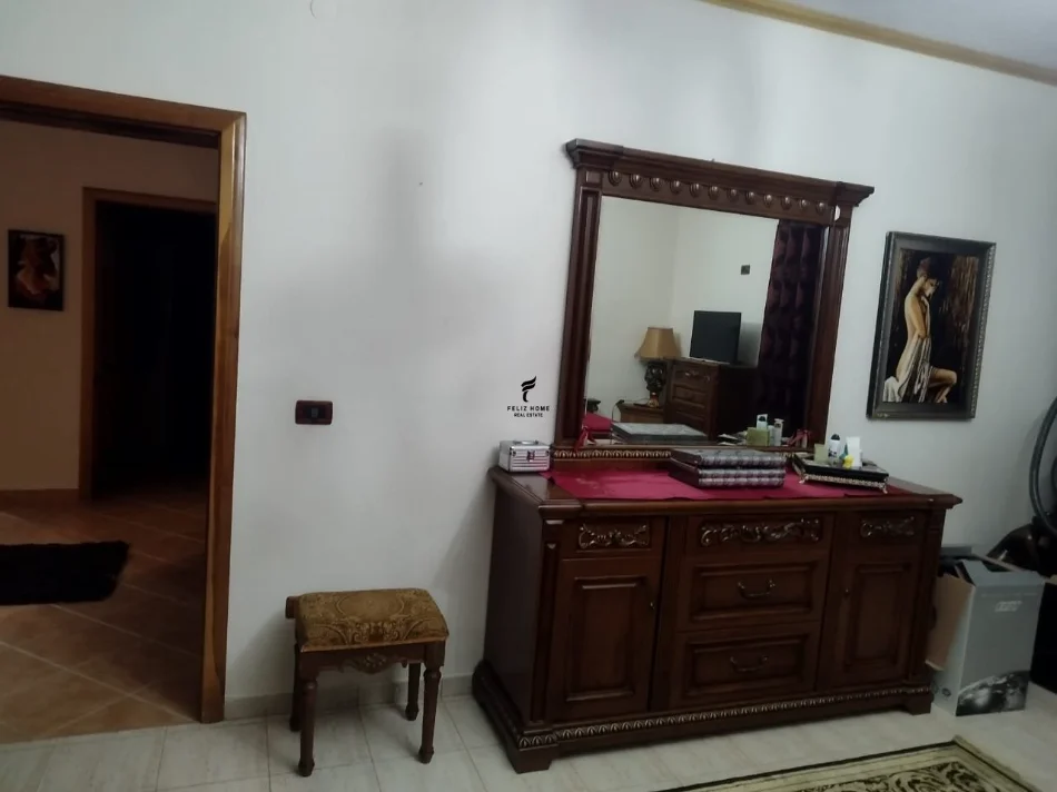 Tirane, jepet me qera apartament 3+1 Kati 2, 220 m² 700 € (KODRA E PRIFTIT)