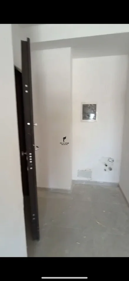 Tirane, jepet me qera zyre Kati 1, 94 m² 800 € (LAPRAKE)