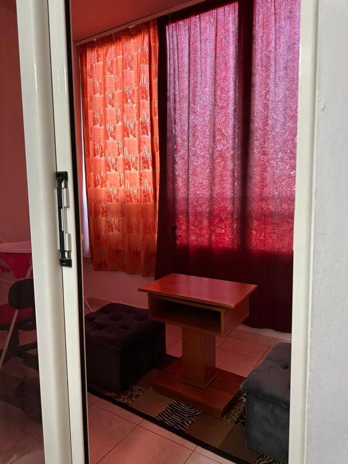 Tirane, jepet me qera apartament 1+1 Kati 8, 70 m² 550 € (KOMUNA E PARISIT)