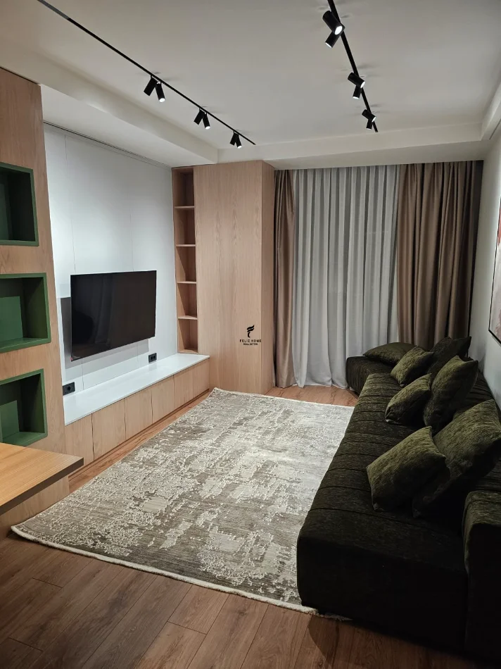 Tirane, jepet me qera apartament 1+1 Kati 10, 75 m² 1.000 € (MINE PEZA)