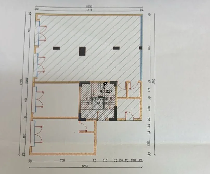 Tirane, shitet dyqan Kati 0, 130 m² 390.000 € (MINE PEZA)