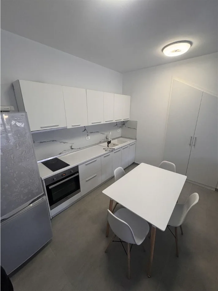 Tirane, jepet me qera apartament 2+1 Kati 3, 80 m² 800 € (KODRA E DIELLIT)