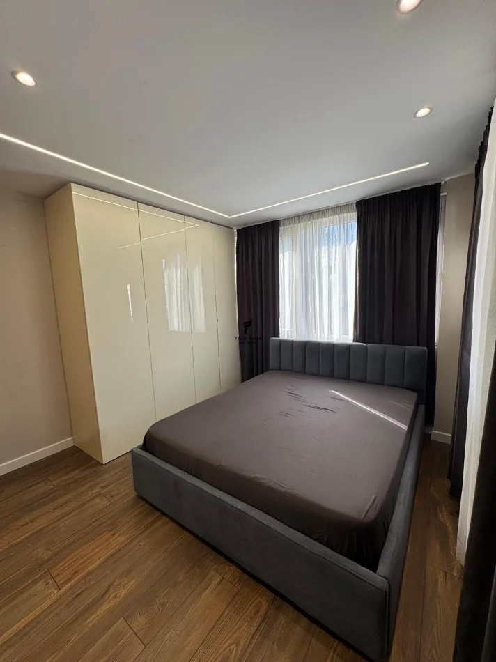 Tirane, jepet me qera apartament 2+1 Kati 1, 80 m² 600 € (SAUK)