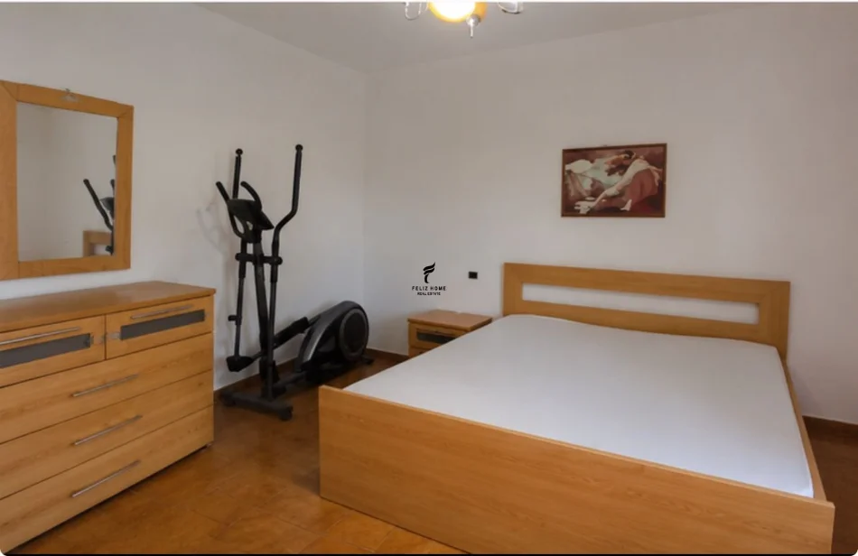Tirane, jepet me qera apartament 2+1 Kati 2, 120 m² 1.000 € (BLLOK)