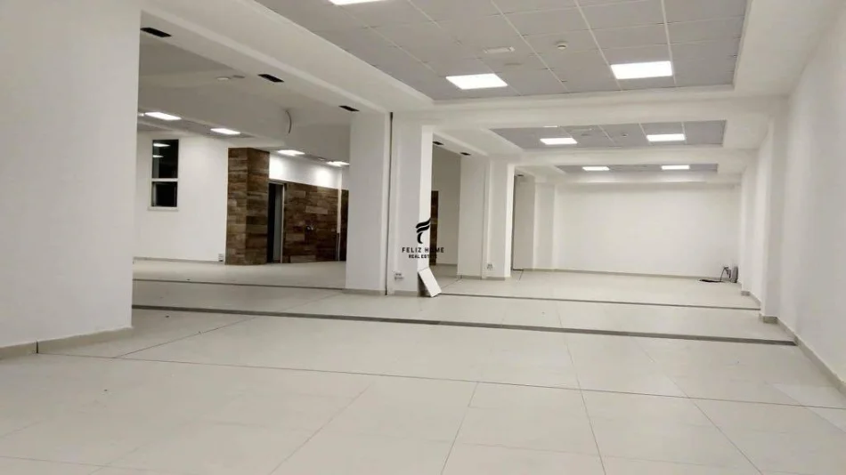 Tirane, jepet me qera ambjent biznesi Kati -1, 750 m² 2.000 € (KOMBINAT)