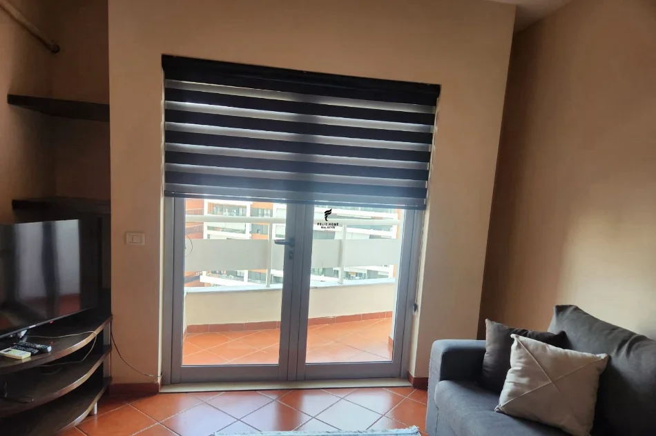 Tirane, jepet me qera apartament 1+1 Kati 9, 60 m² 450 € (RRUGA E KAVAJES)