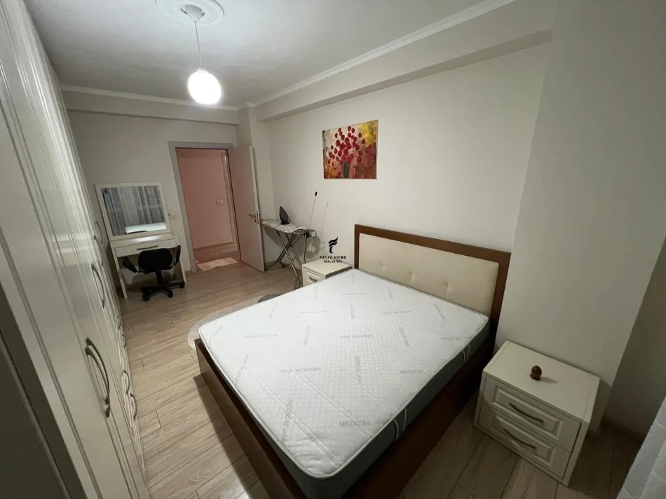 Tirane, jepet me qera apartament 2+1 , 106 m² 550 € (ASTIR)