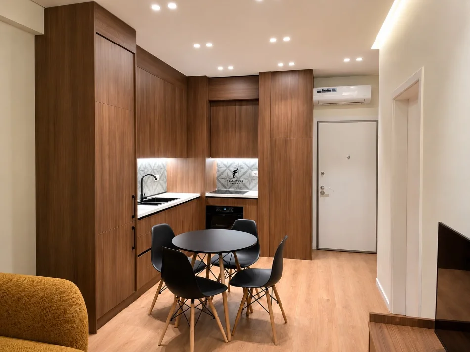 Tirane, jepet me qera apartament 1+1 Kati 8, 50 m² 470 € (ALI DEMI)