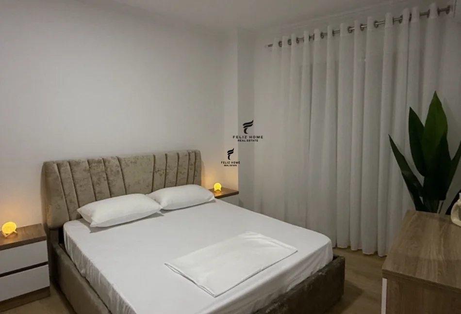 Tirane, jepet me qera apartament 2+1 Kati 2, 150 m² 800 € (PAZARI I RI)