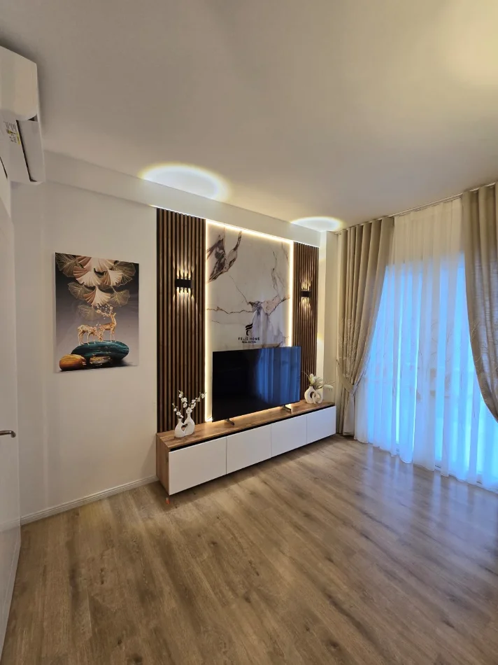 Tirane, jepet me qera apartament 1+1 Kati 3, 74 m² 450 € (FRESKU)