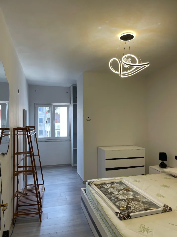 Tirane, jepet me qera apartament 1+1 Kati 7, 71 m² 450 € (ASTIR)