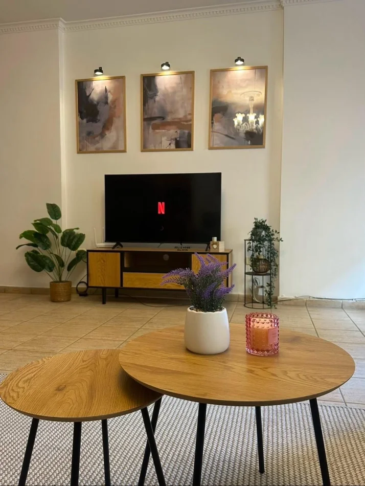 Tirane, jepet me qera apartament 1+1 Kati 3, 70 m² 650 € (QENDER)