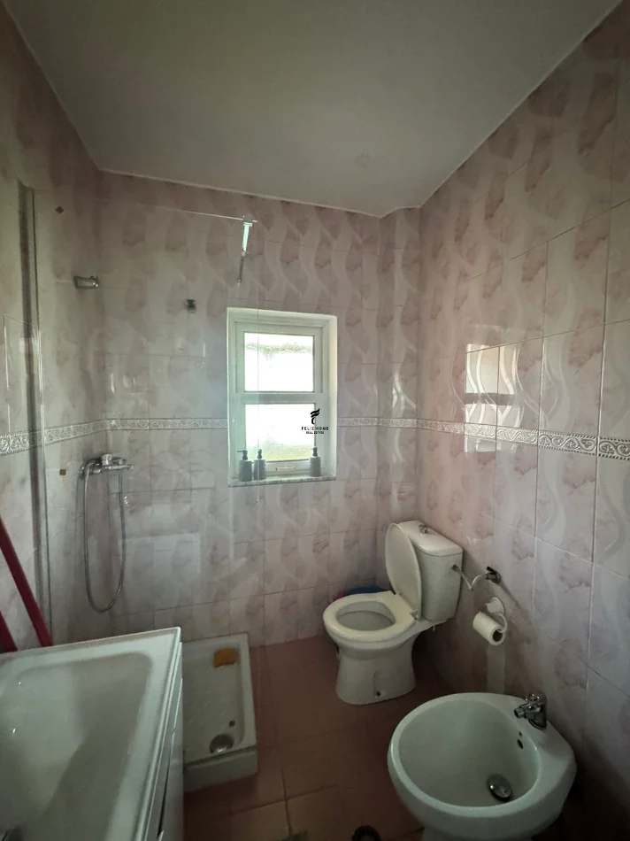 Tirane, jepet me qera apartament 2+1 Kati 3, 80 m² 600 € (VASIL SHANTO)