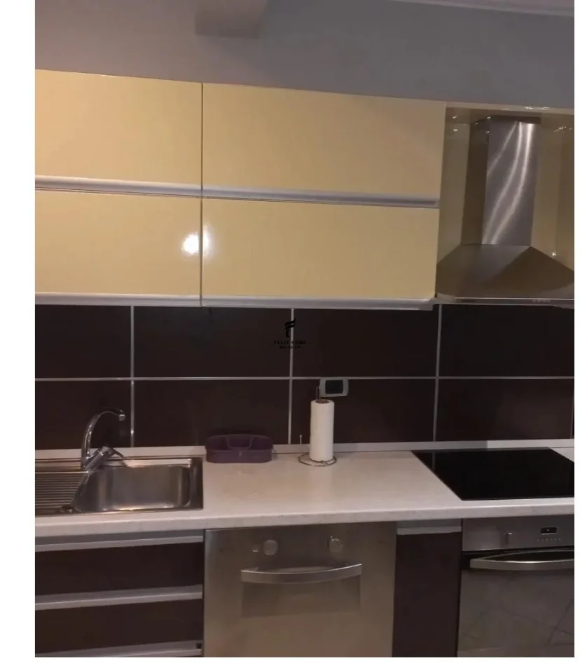 Tirane, jepet me qera apartament 1+1 Kati 3, 60 m² 600 € (BLLOK)