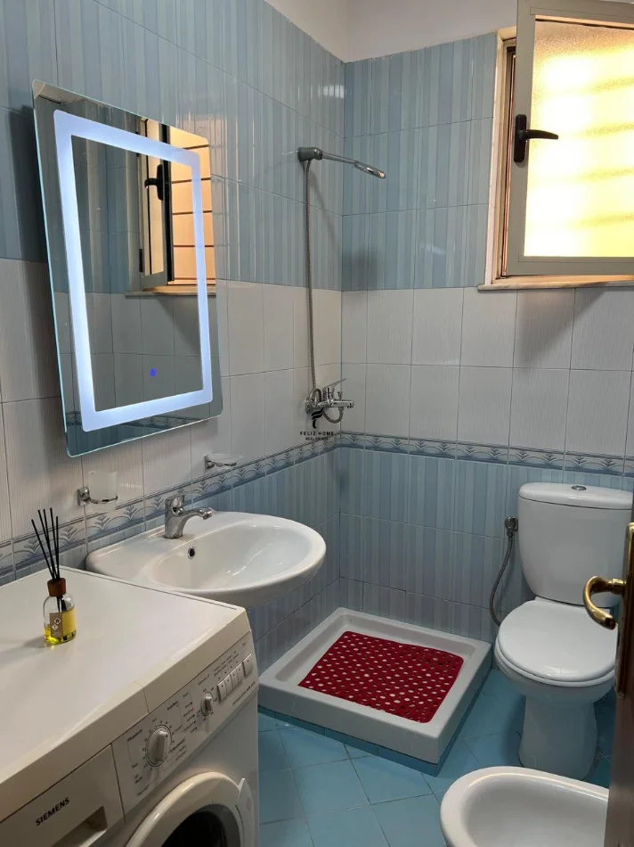 Tirane, jepet me qera apartament 1+1 Kati 1, 50 m² 600 € (MINE PEZA)