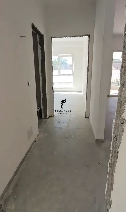 Tirane, jepet me qera apartament 2+1 Kati 1, 94 m² 800 € (LAPRAKE)