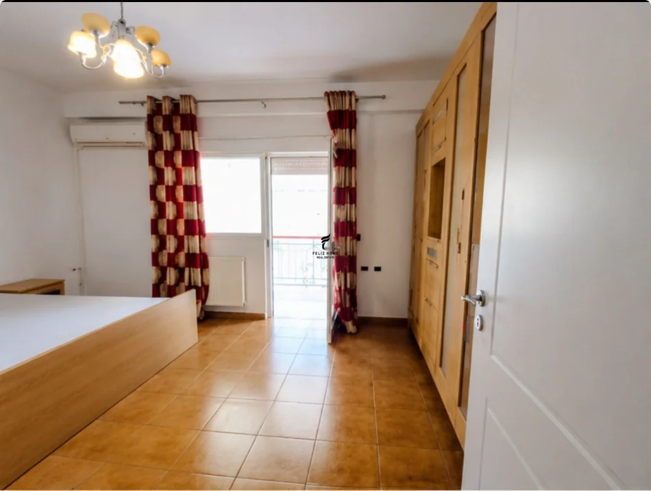 Tirane, jepet me qera apartament 2+1 Kati 2, 120 m² 1.000 € (BLLOK)